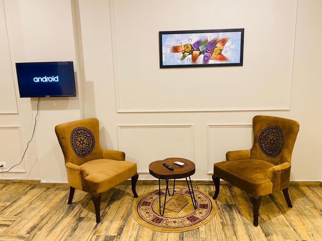 Holidazzle Serviced Apartments Bahria Town Rawalpindi Buitenkant foto