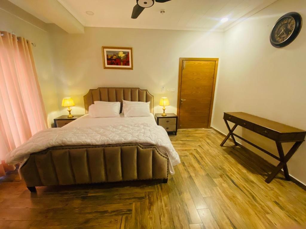 Holidazzle Serviced Apartments Bahria Town Rawalpindi Buitenkant foto