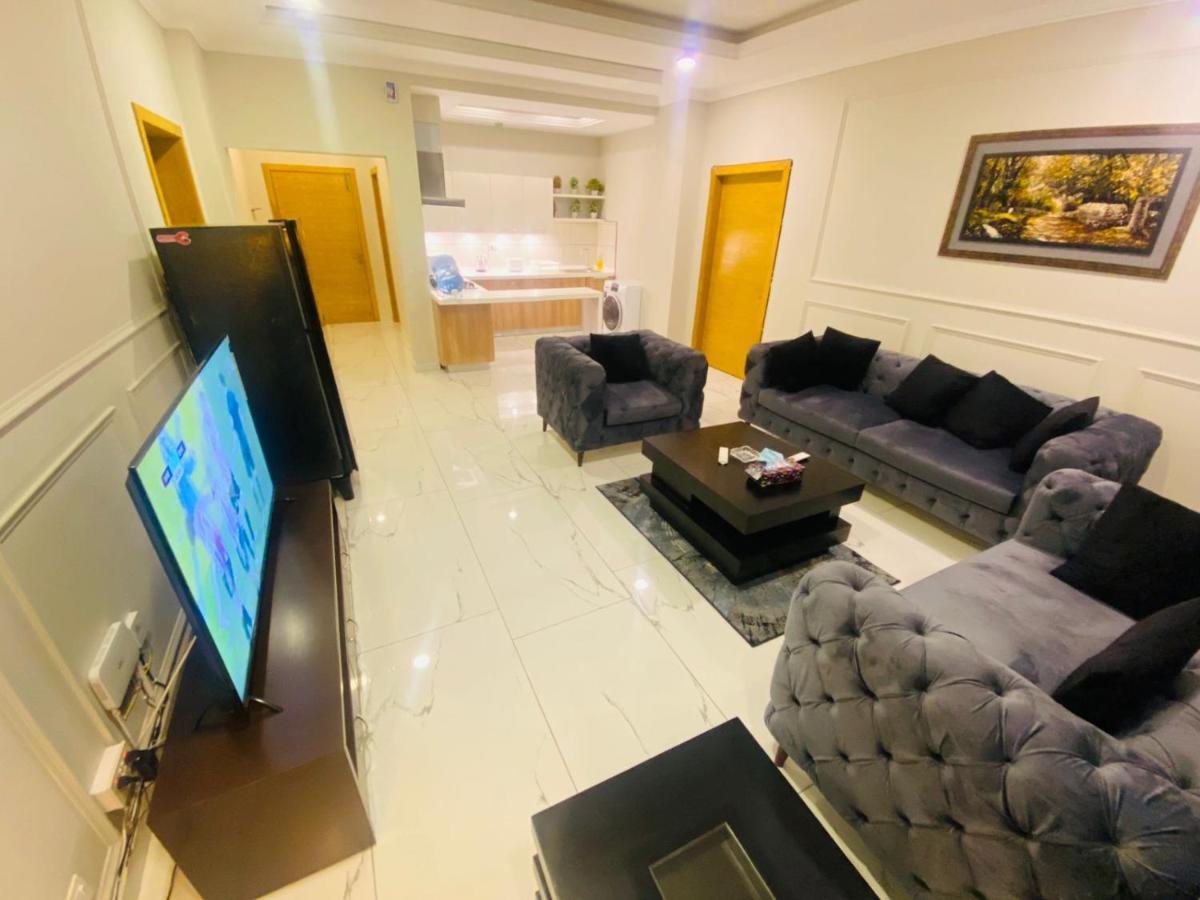 Holidazzle Serviced Apartments Bahria Town Rawalpindi Buitenkant foto