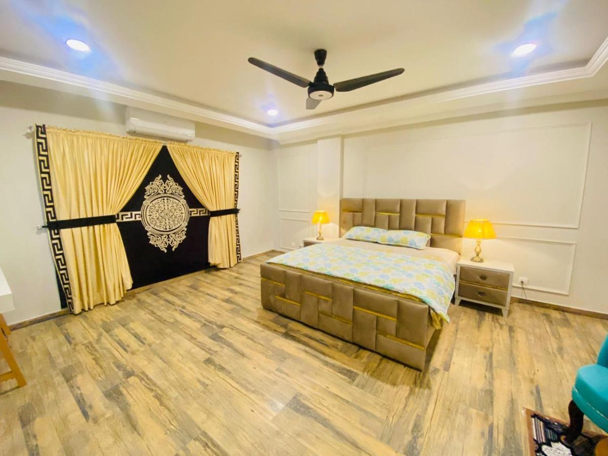 Holidazzle Serviced Apartments Bahria Town Rawalpindi Buitenkant foto