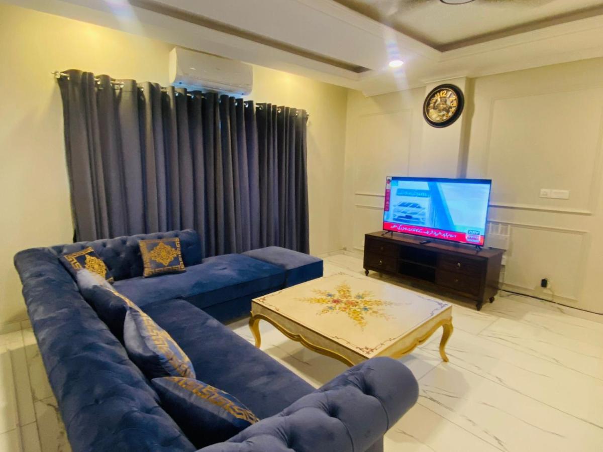 Holidazzle Serviced Apartments Bahria Town Rawalpindi Buitenkant foto