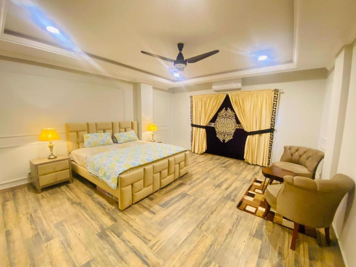 Holidazzle Serviced Apartments Bahria Town Rawalpindi Buitenkant foto