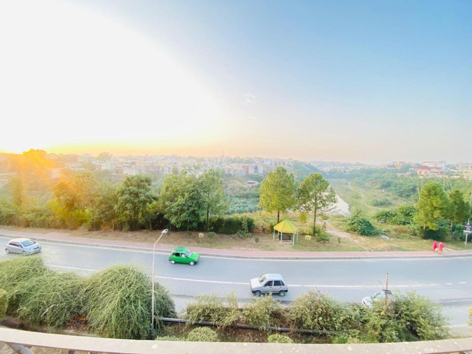 Holidazzle Serviced Apartments Bahria Town Rawalpindi Kamer foto